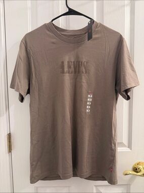 Levi's T-shirt
